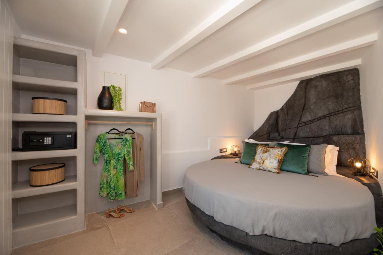 Daydream Luxury Suites Fíra Kültér fotó