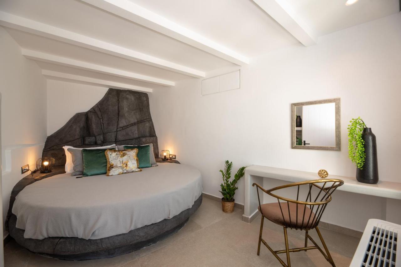 Daydream Luxury Suites Fíra Kültér fotó